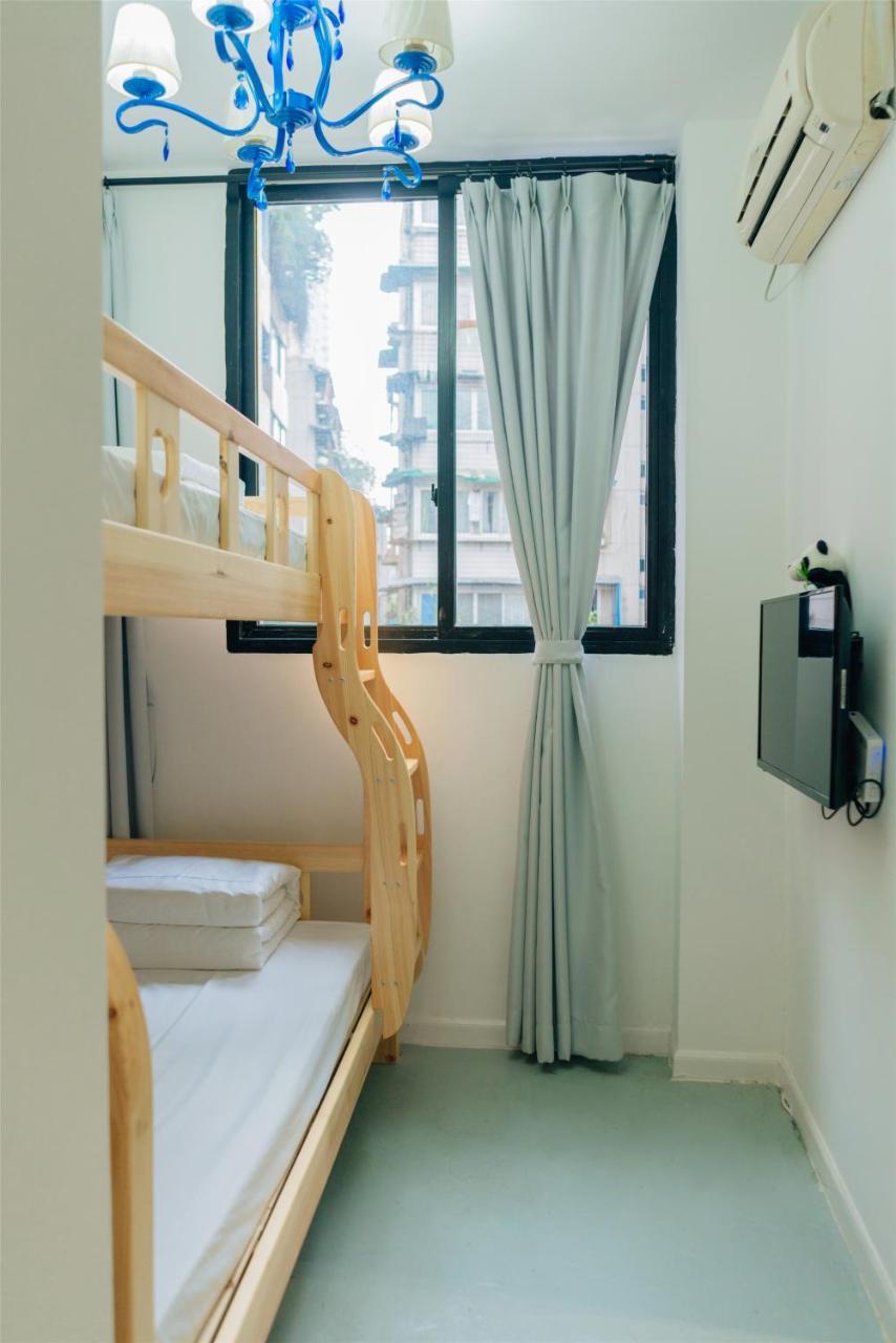 Mr Panda Youth Hostel Chengdu Exterior photo